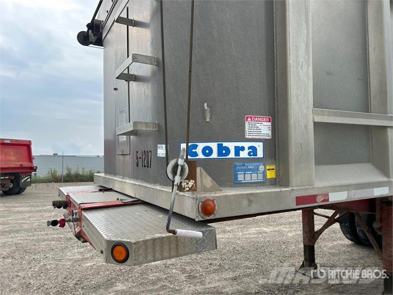 Cobra 33 ft Tri/A End Dump Trailer Bañera
