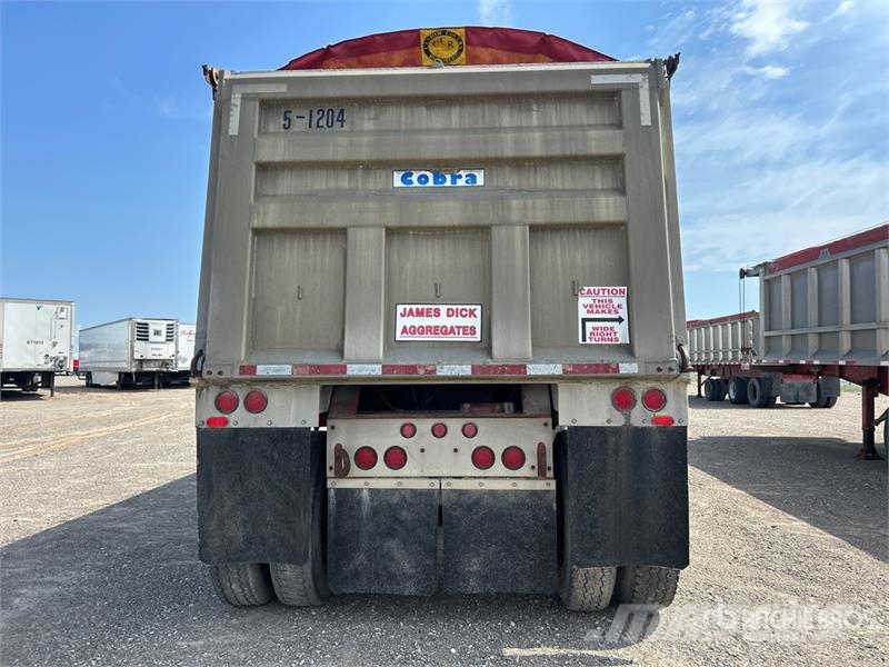 Cobra 33 ft Tri/A End Dump Trailer Bañera