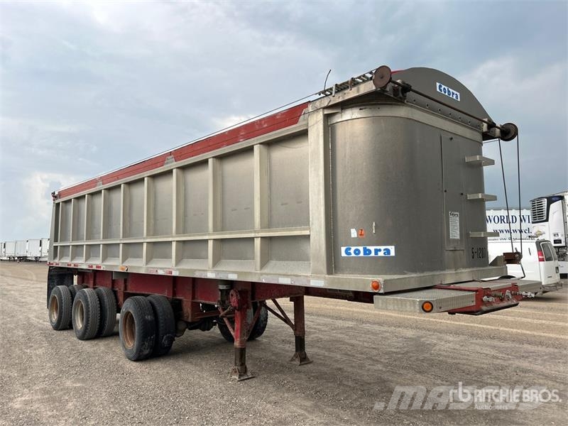 Cobra 33 ft Tri/A End Dump Trailer Bañera