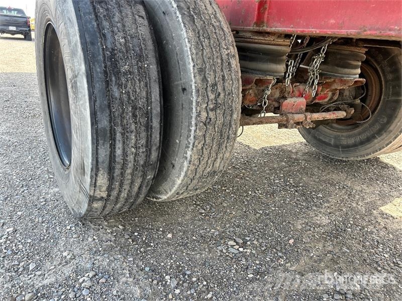 Cobra 33 ft Tri/A End Dump Trailer Bañera