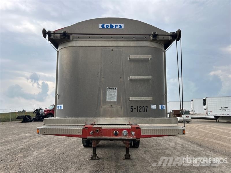 Cobra 33 ft Tri/A End Dump Trailer Bañera