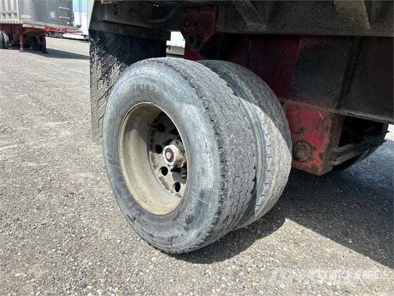 Cobra 33 ft Tri/A End Dump Trailer Bañera