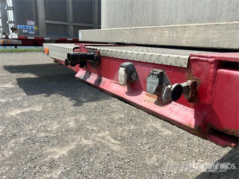 Cobra 33 ft Tri/A End Dump Trailer Bañera