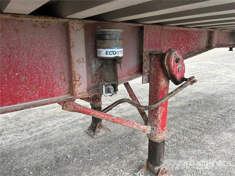 Cobra 33 ft Tri/A End Dump Trailer Bañera