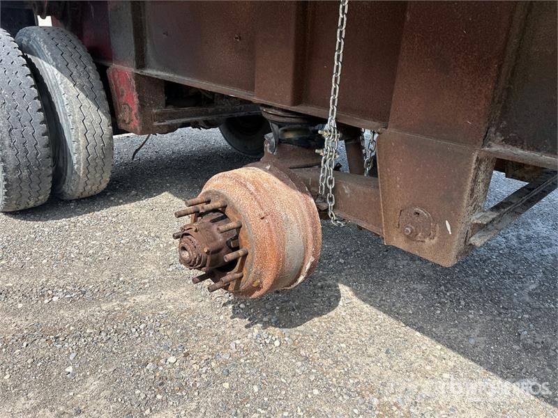 Cobra 33 ft Tri/A End Dump Trailer Bañera