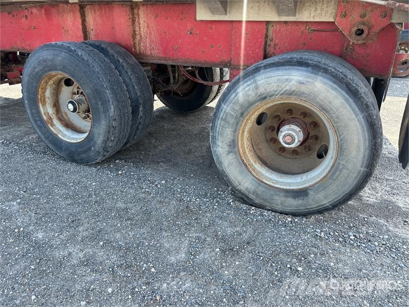 Cobra 33 ft Tri/A End Dump Trailer Bañera