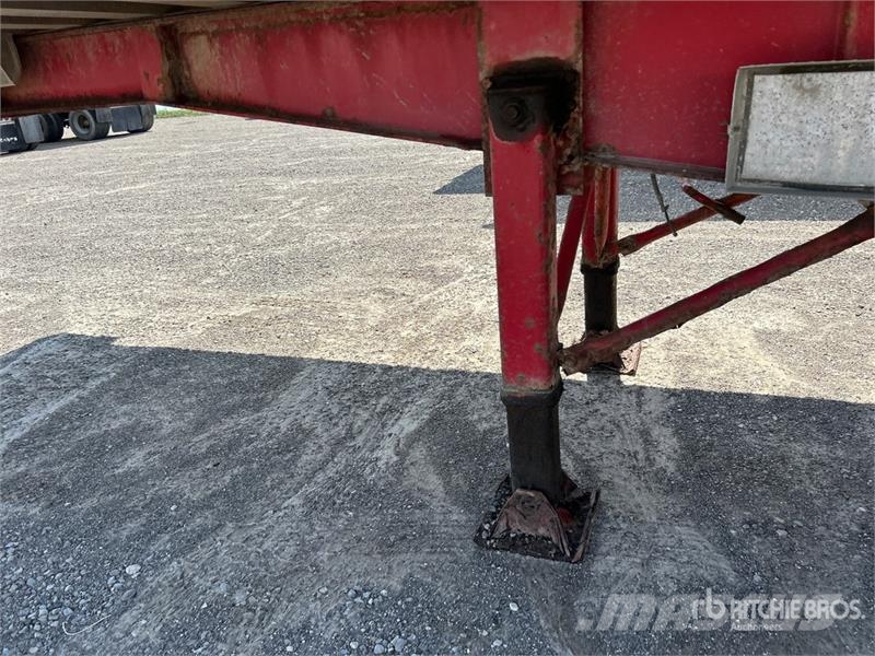 Cobra 33 ft Tri/A End Dump Trailer Bañera
