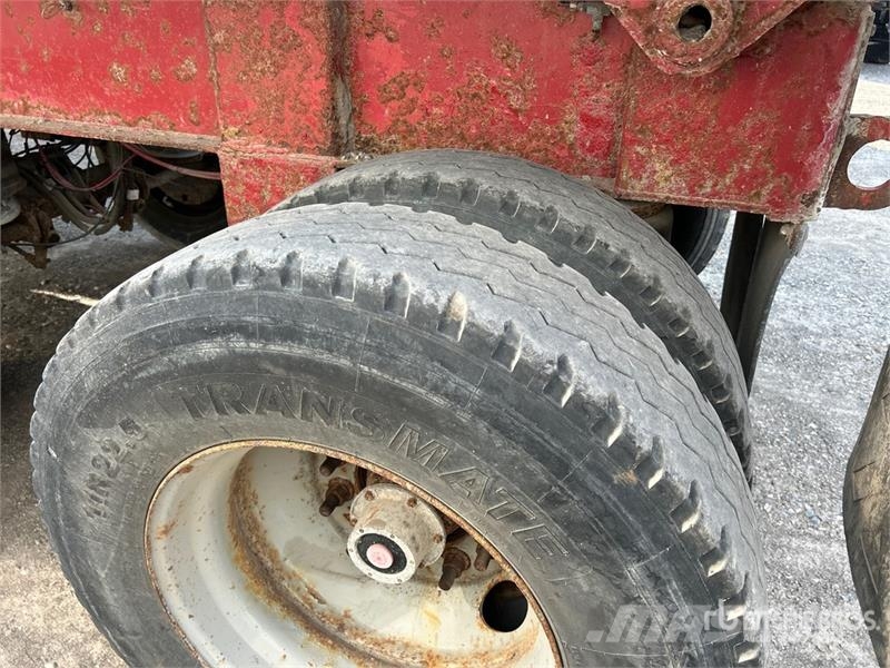 Cobra 34 ft Tri/A End Dump Trailer Bañera