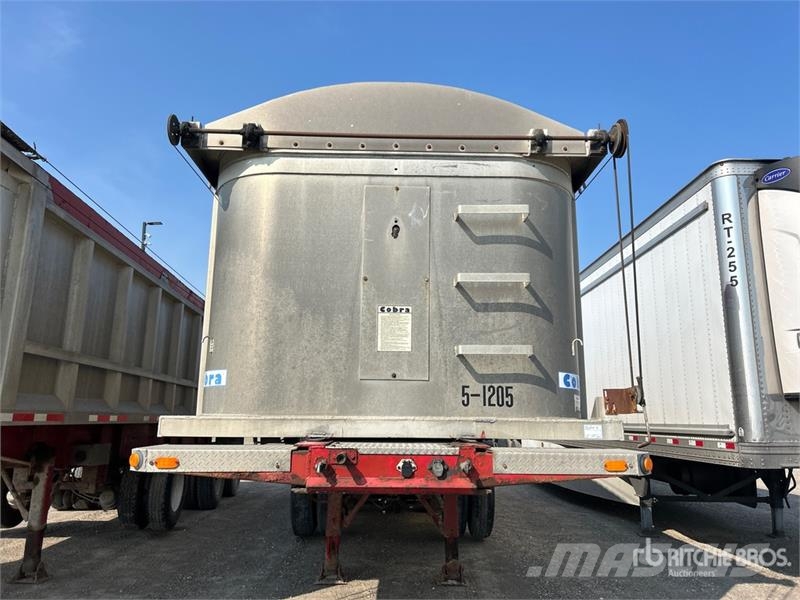 Cobra 34 ft Tri/A End Dump Trailer Bañera