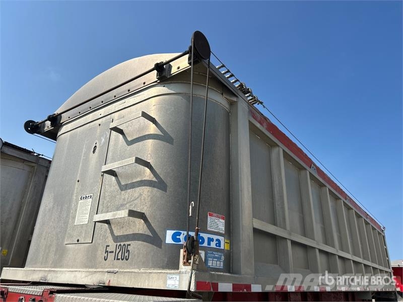 Cobra 34 ft Tri/A End Dump Trailer Bañera
