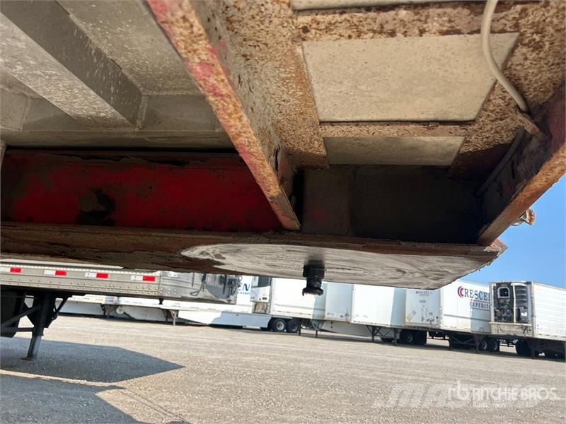 Cobra 34 ft Tri/A End Dump Trailer Bañera