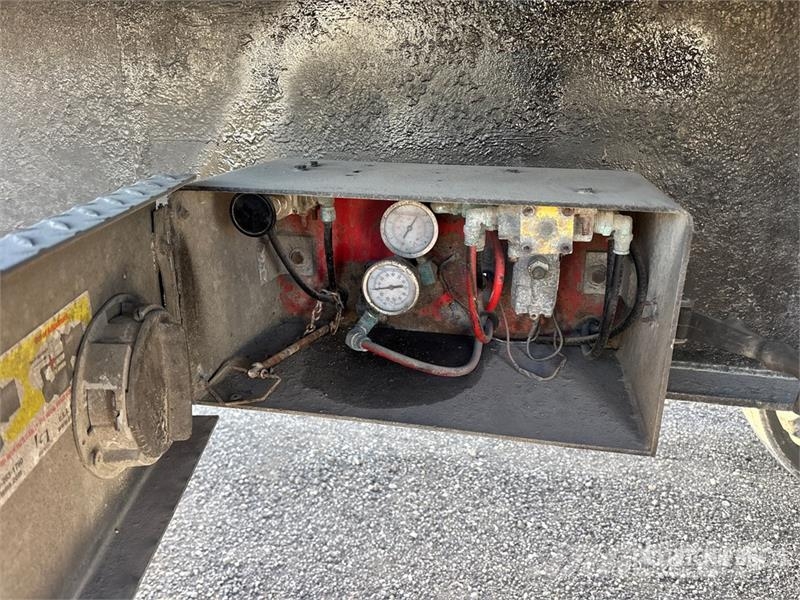 Cobra 44 ft Quad/A End Dump Trailer Kipper