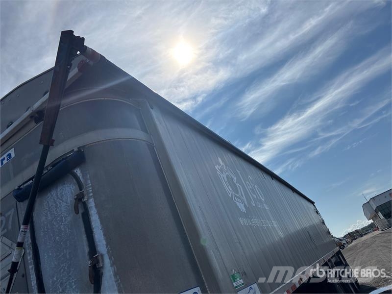 Cobra Aerowall 45 ft Quad/A End Dump Trailer Bañera