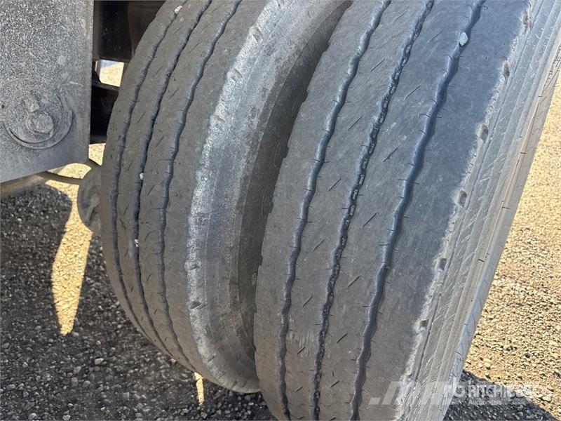 Cobra Tri/A Pup Dump Trailer مقطورات قلابة
