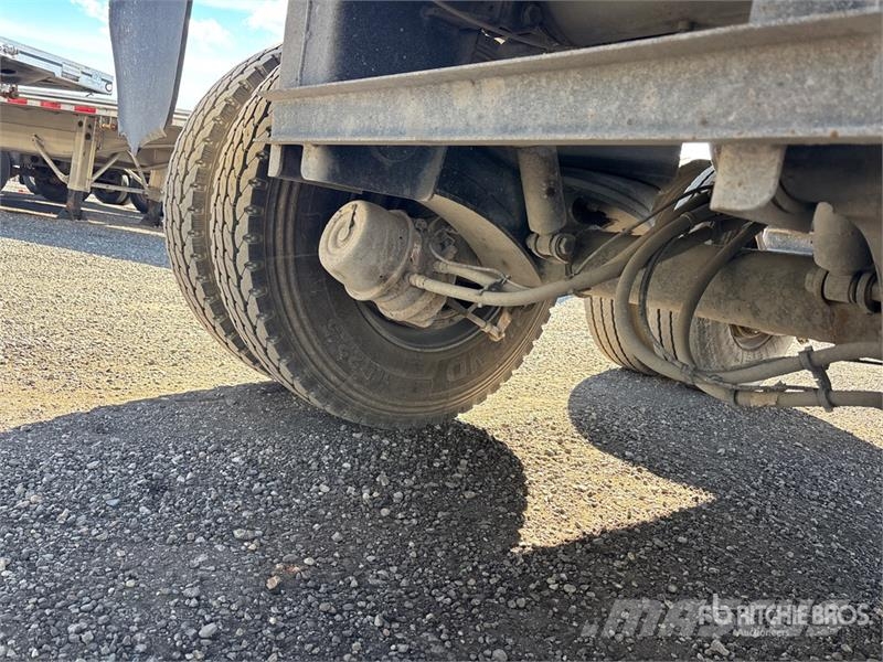 Cobra Tri/A Pup Dump Trailer مقطورات قلابة