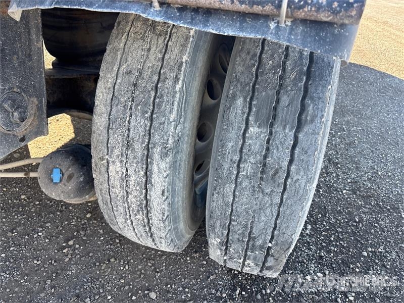 Cobra Tri/A Pup Dump Trailer مقطورات قلابة