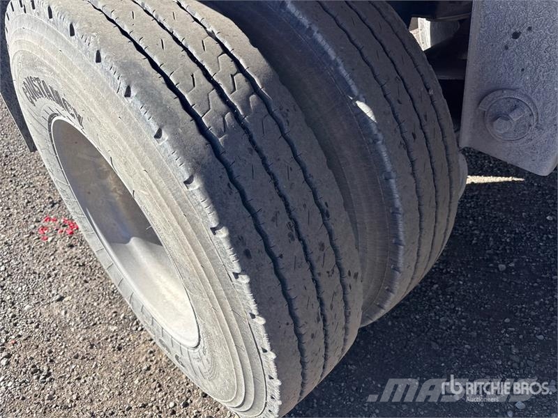 Cobra Tri/A Pup Dump Trailer مقطورات قلابة