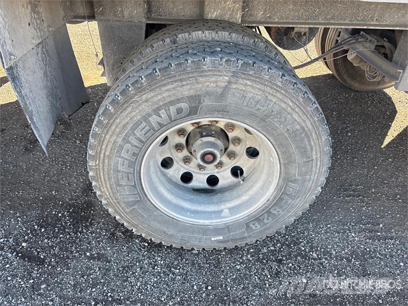 Cobra Tri/A Pup Dump Trailer مقطورات قلابة
