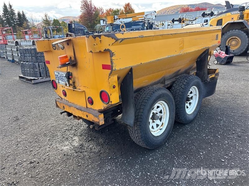 Colpron 2250 T/A Salt Spreader Trosilci peska in soli