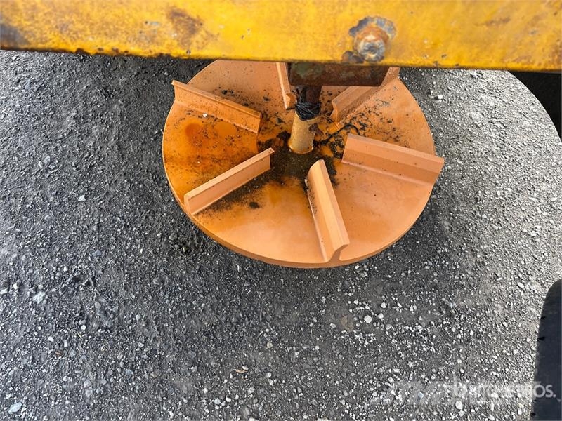 Colpron 2250 T/A Salt Spreader - Fits Tractor Hiekan- ja suolanlevittimet