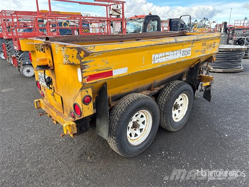 Colpron 2250 T/A Salt Spreader - Fits Tractor Hiekan- ja suolanlevittimet