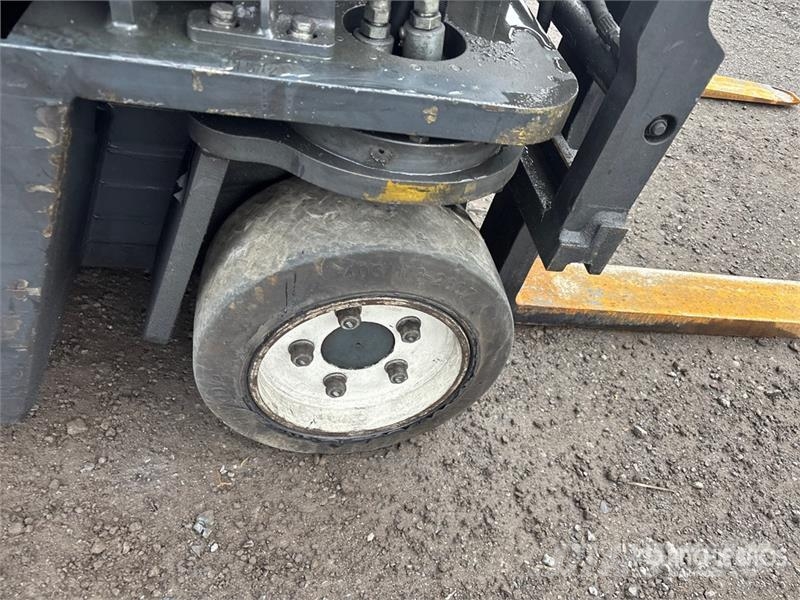 Combilift C6000CB 6000 lb Forklift Montacargas - otros