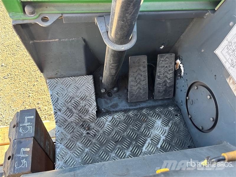 Combilift CBE6000 5000 lb Cushion Tire Forklift (Inoperable) شاحنات ذات رافعات شوكية - أخرى