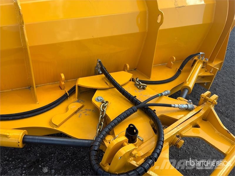 Conique 635 12 ft 1 Way Snow Plow Снегочистачки