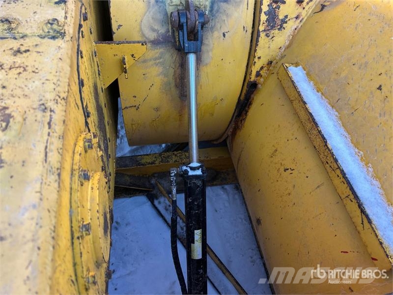  Contant 8 ft 6 in Snow Blower - Fits Wheel Loader Snøfresere