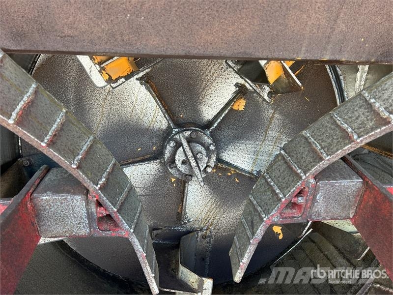  Contant 8 ft 6 in Snow Blower - Fits Wheel Loader Snøfresere