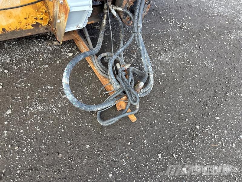  Coté 14 Ft Salt Spreader Body هيكل صندوقي