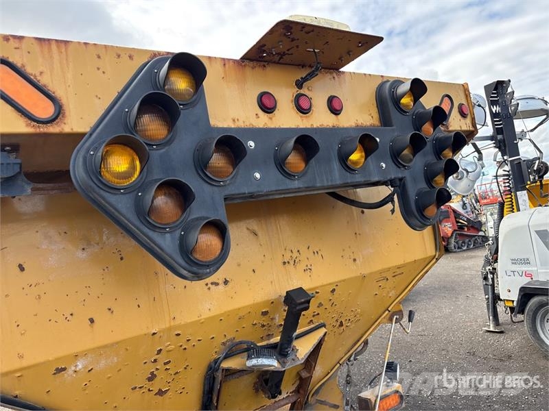 Coté 14 Ft Salt Spreader Body هيكل صندوقي