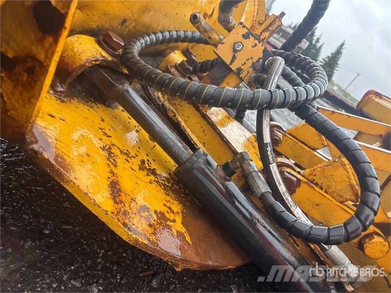 Coté 8 ft Snow Plow Снігоочищувальні ножі та плуги