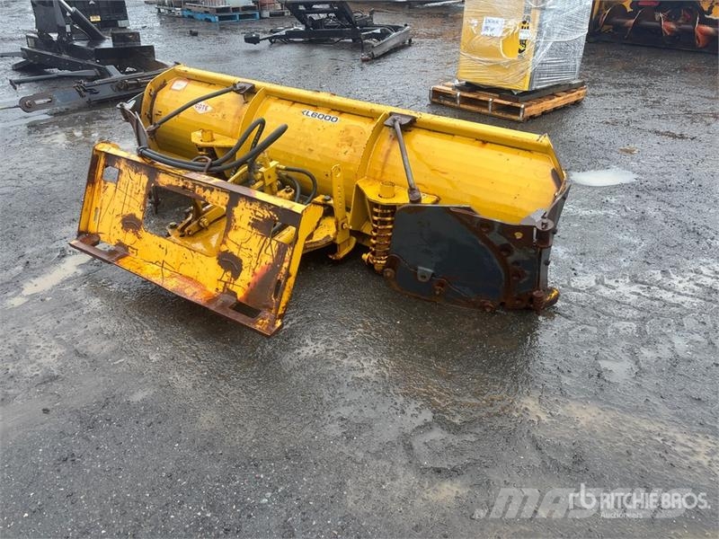  Coté KL6000 8 ft Snow Plow Lumiaurat
