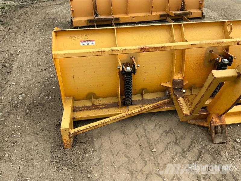 CQM 1200L 12 ft Snow Pusher Chasse neige