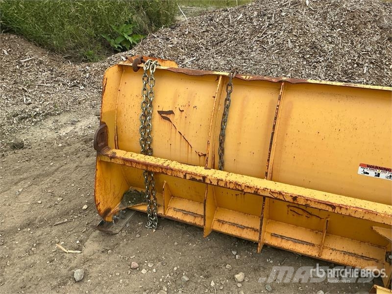 CQM 14 ft Snow Plow Chasse neige