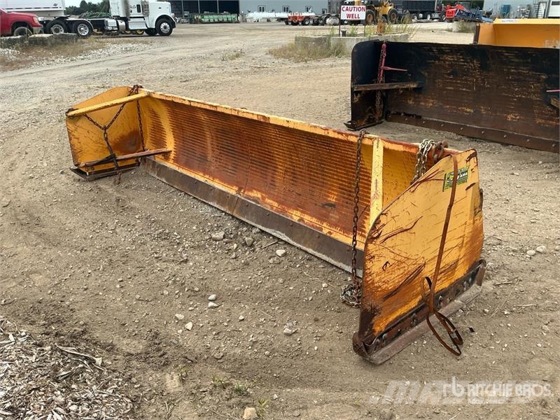 CQM 14 ft Snow Plow Chasse neige