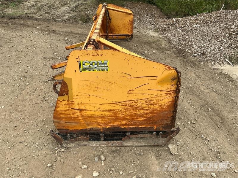CQM 14 ft Snow Plow Chasse neige