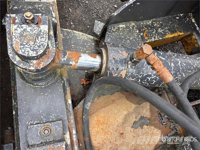 Craig 11 ft Hydraulic Reversing Snow Pusher - Fits Wheel حراثات ونصول الجليد