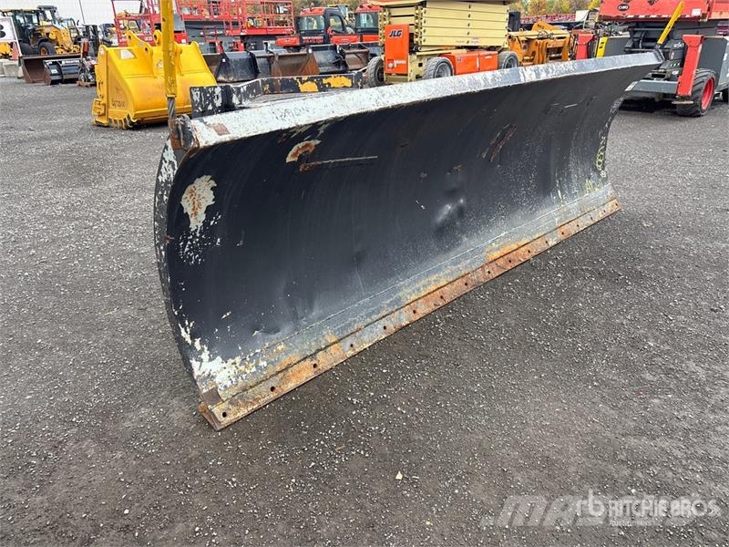 Craig 11 ft Hydraulic Reversing Snow Pusher - Fits Wheel حراثات ونصول الجليد