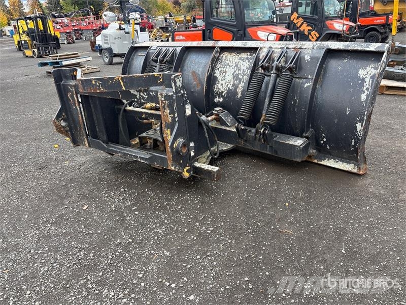 Craig 11 ft Hydraulic Reversing Snow Pusher - Fits Wheel حراثات ونصول الجليد