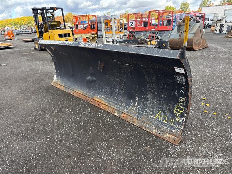 Craig 11 ft Hydraulic Reversing Snow Pusher - Fits Wheel حراثات ونصول الجليد