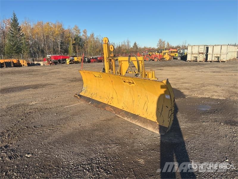Craig 120 13 ft Hydraulic Reversing Snow Plow - Fits Whe Снігоочищувальні ножі та плуги
