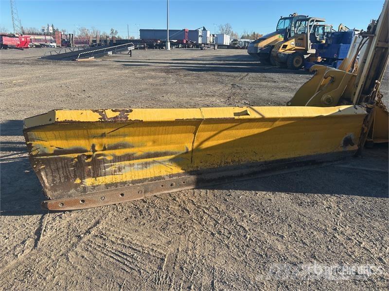 Craig 120 13 ft Hydraulic Reversing Snow Plow - Fits Whe Снігоочищувальні ножі та плуги