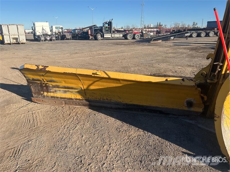 Craig 120 13 ft Hydraulic Reversing Snow Plow - Fits Whe Снігоочищувальні ножі та плуги