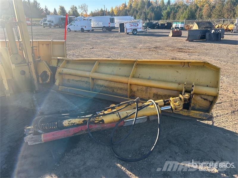 Craig 120 13 ft Hydraulic Reversing Snow Plow - Fits Whe Снігоочищувальні ножі та плуги