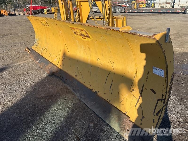 Craig 120 13 ft Hydraulic Reversing Snow Plow - Fits Whe Снігоочищувальні ножі та плуги