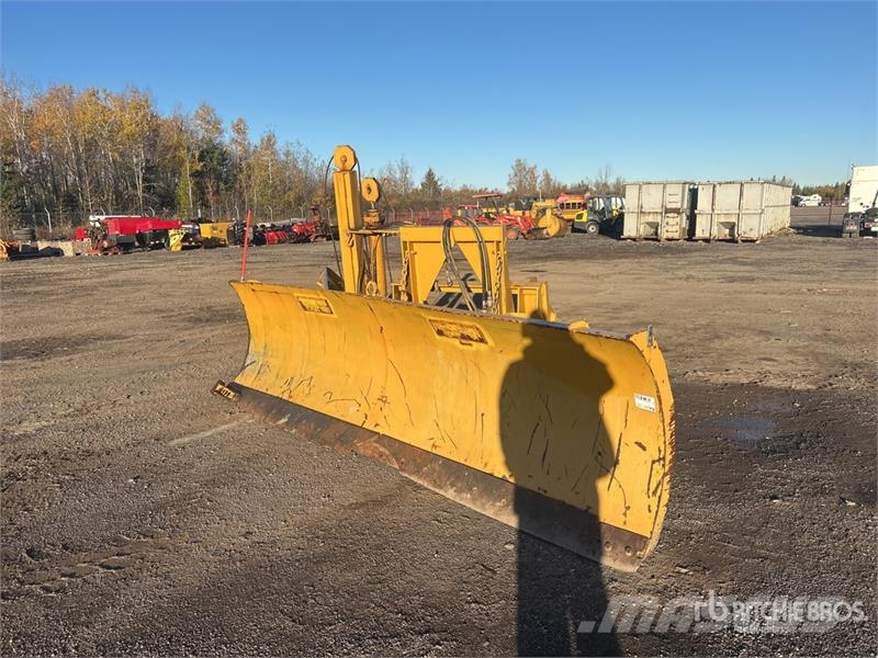 Craig 120 13 ft Hydraulic Reversing Snow Plow - Fits Whe Снігоочищувальні ножі та плуги