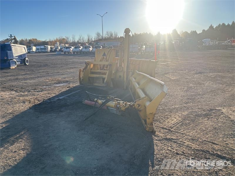 Craig 120 13 ft Hydraulic Reversing Snow Plow - Fits Whe Снігоочищувальні ножі та плуги