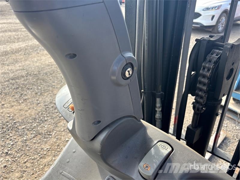 Crown 3850 lb Cushion Tire Forklift شاحنات ذات رافعات شوكية - أخرى